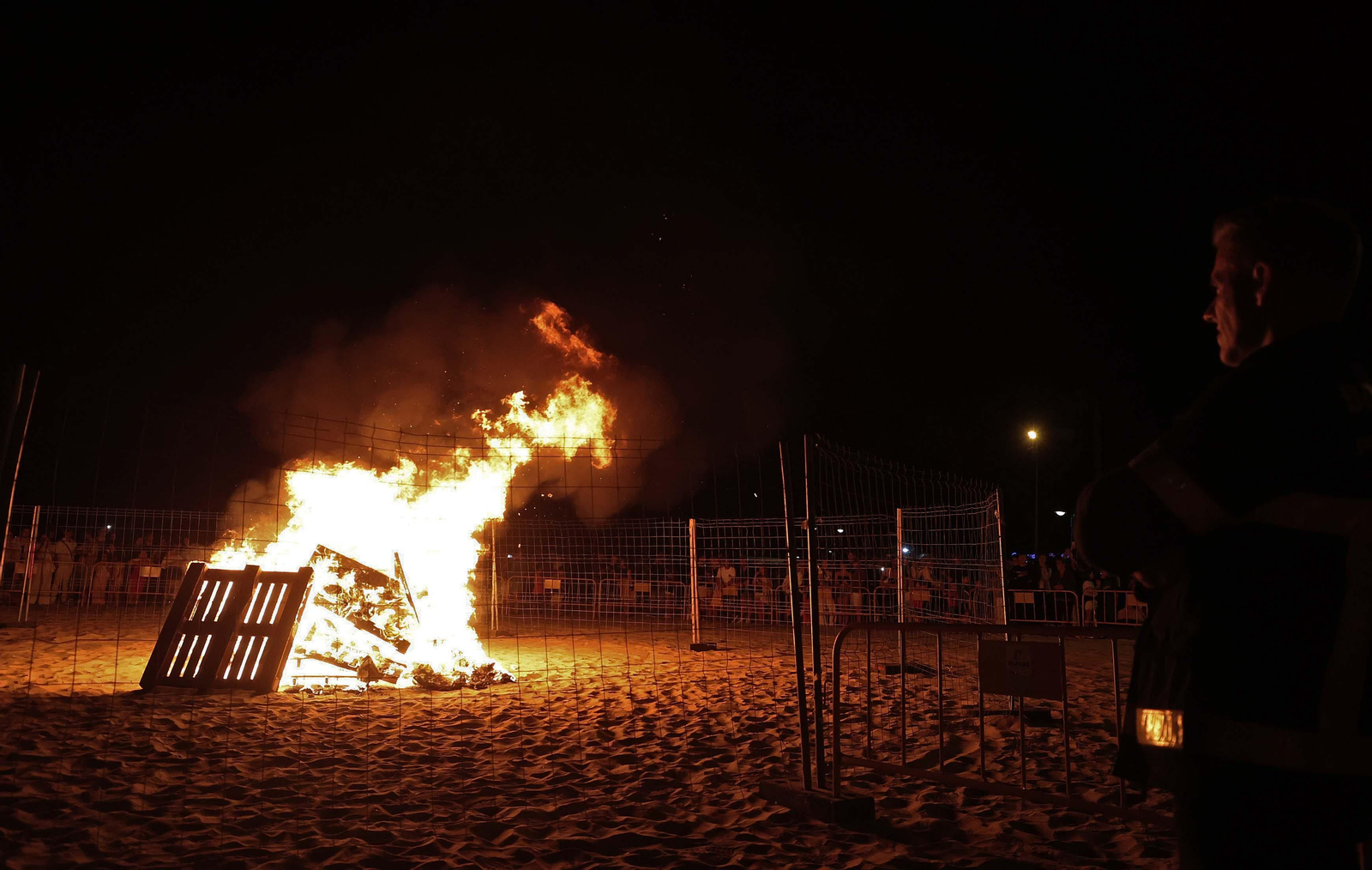 Fotos de la noche de San Juan en la playa de Getares