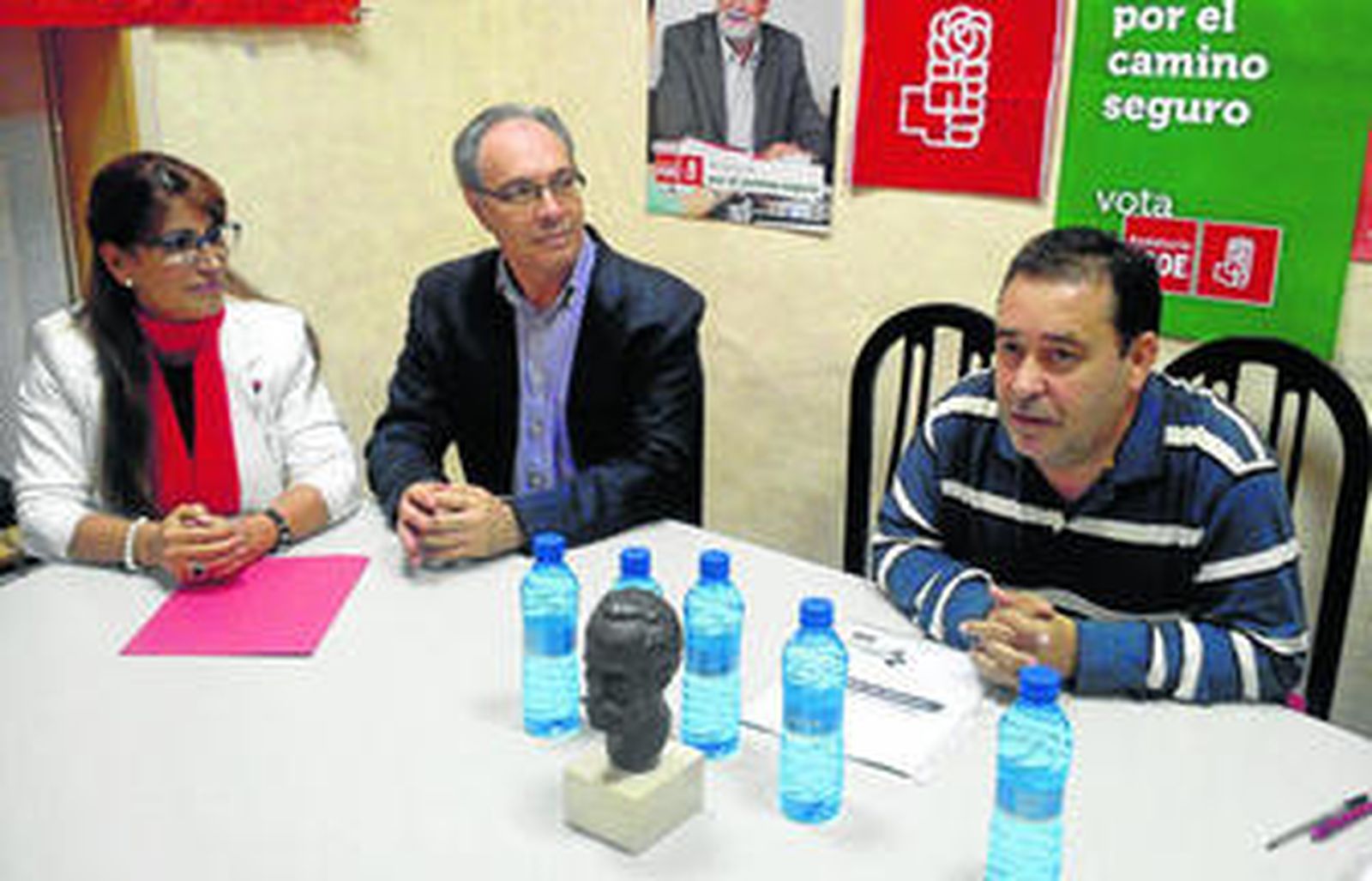 Luisa Ruiz, Juan Pablo Durán y Juan Miguel Ramos, ayer en Peñarroya-Pueblonuevo.