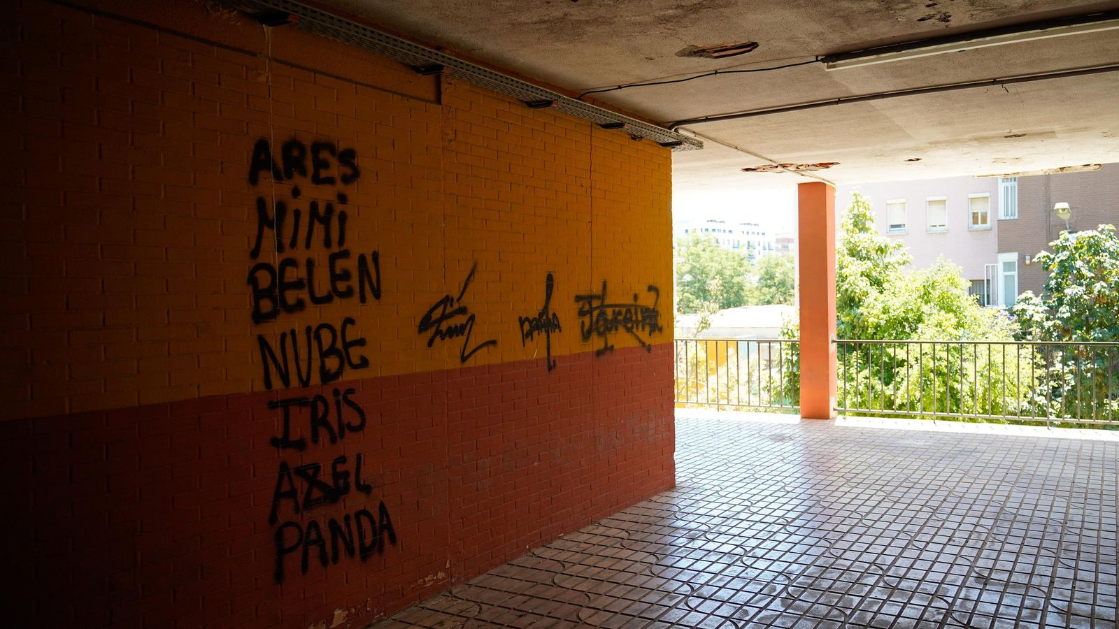 Así es la dejadez en el Centro Cívico de la reconquista.