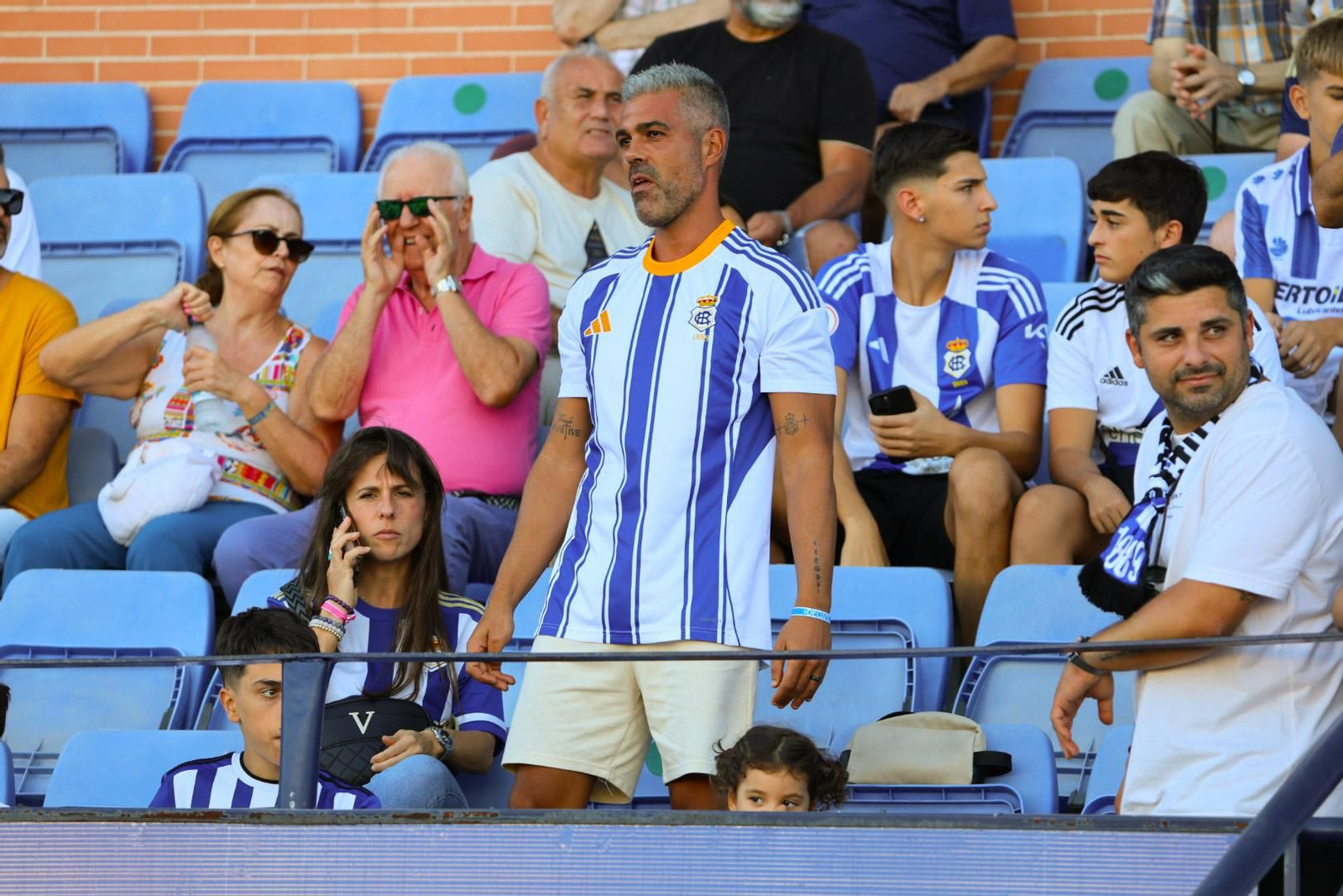 Búscate en las gradas del Nuevo Colombino durante el Recre-Puente Genil