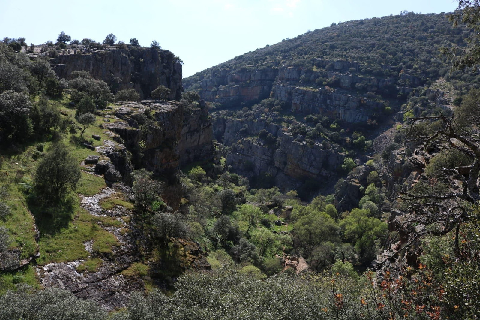 La Cimbarra es una parada obligada en tu visita al parque natural de Despeñaperros.