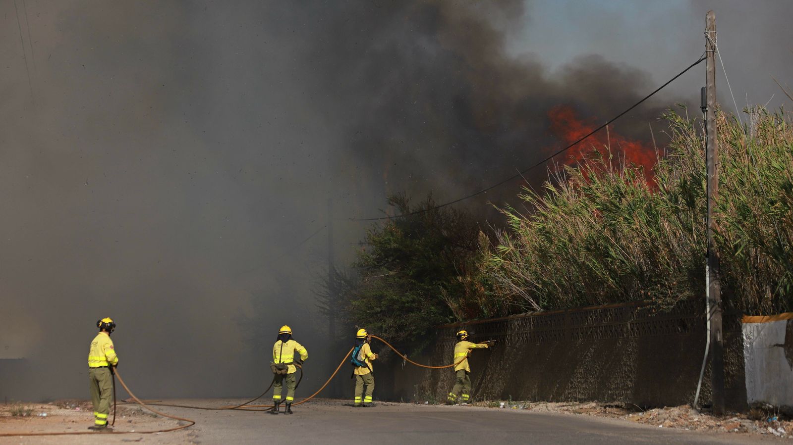 Incendio en el Camino de La Rana en La Línea