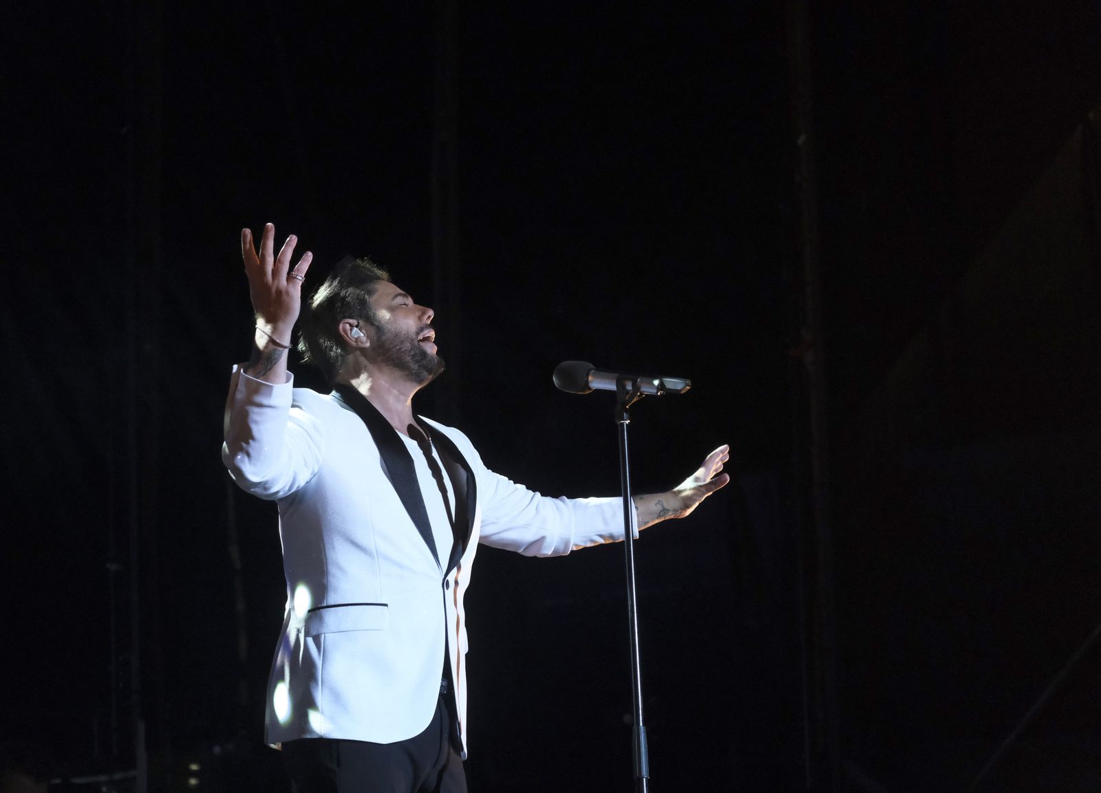 El concierto de Miguel Poveda en Córdoba, en imágenes