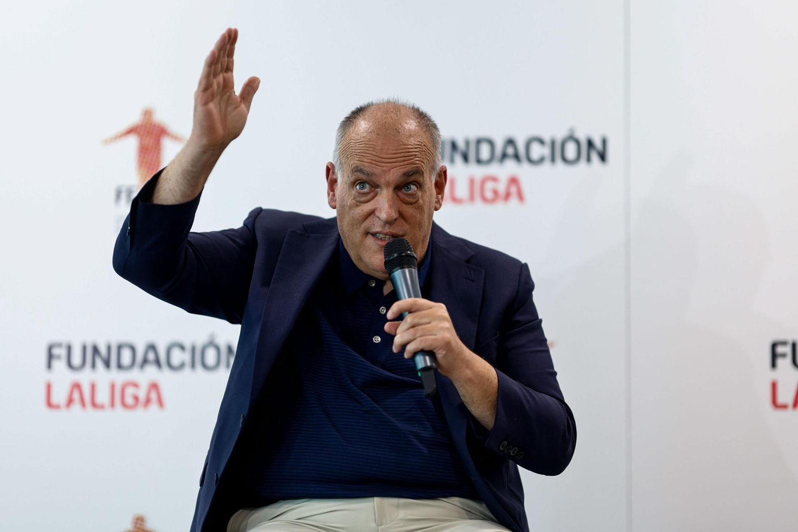 Tebas asiste a la presentación de la firma de acuerdo entre LaLiga y la FEAFV