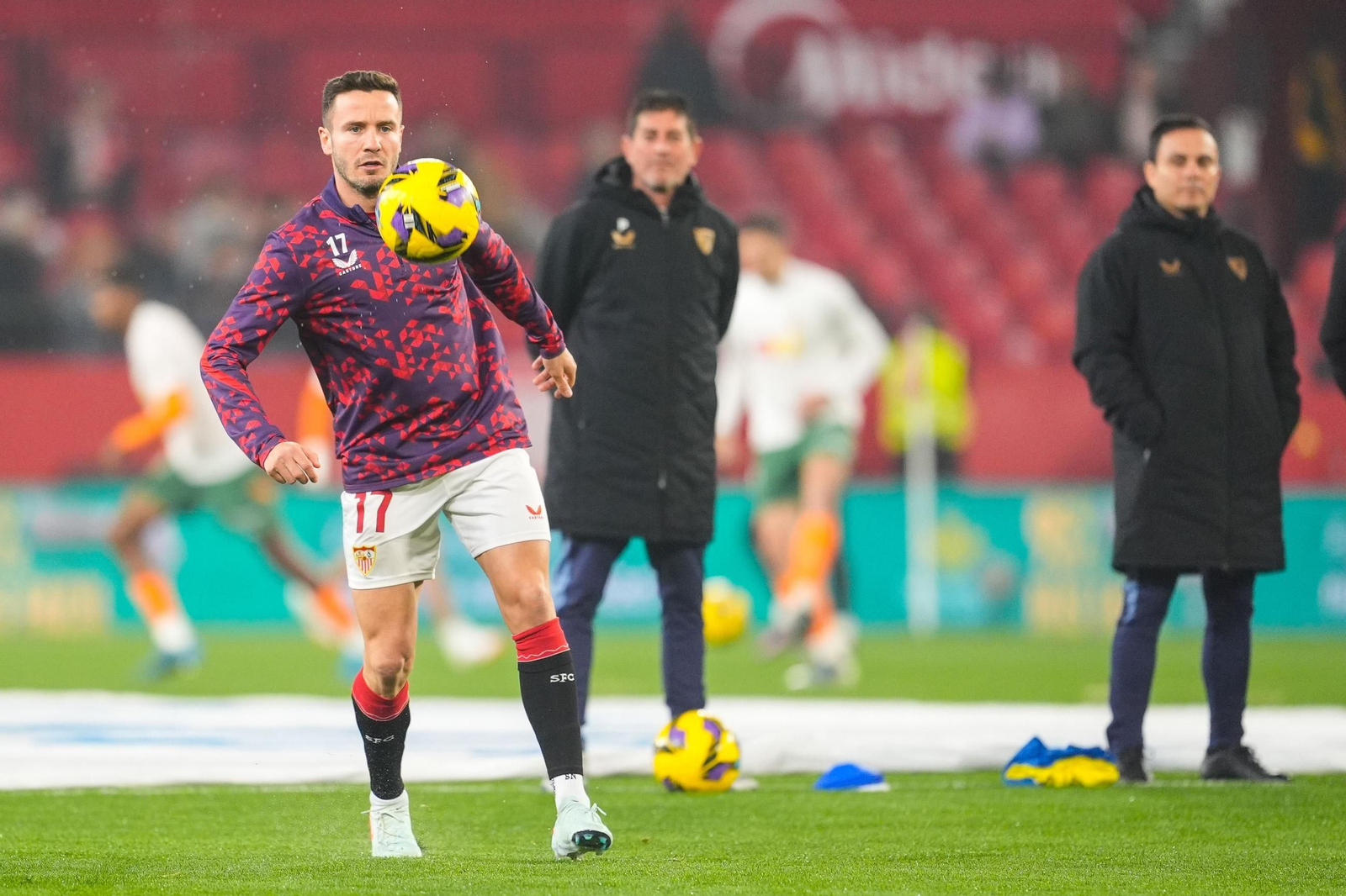 Las fotos del pobrísimo paso de Saúl Ñíguez por el Sevilla