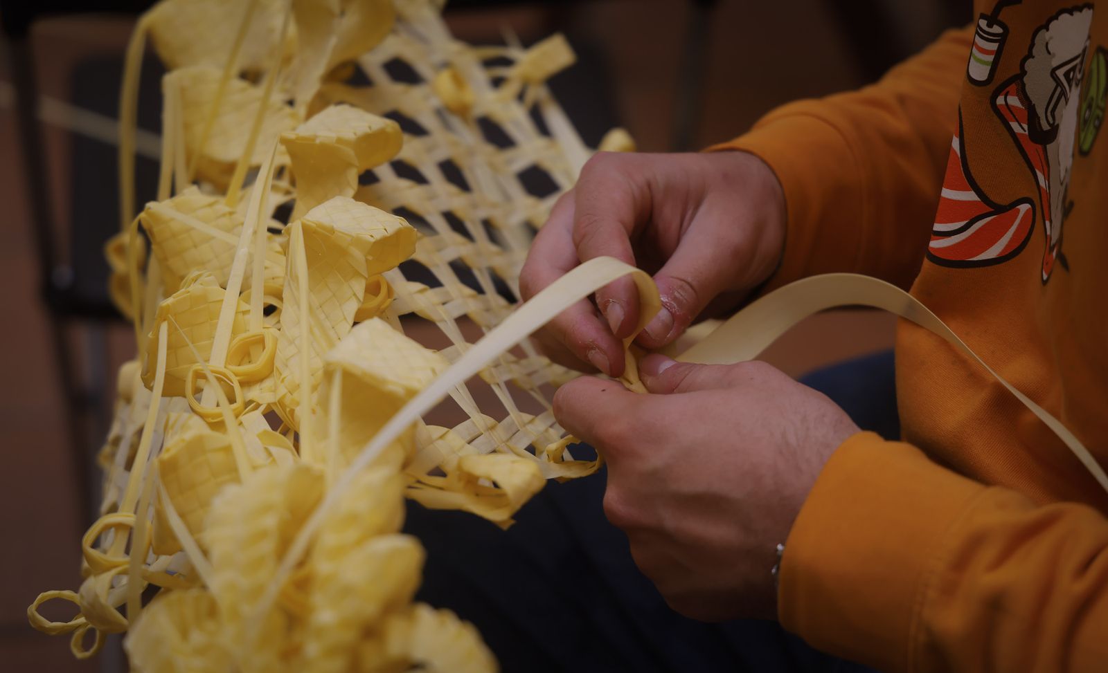 La elaboración de palmas rizadas en la Divina Pastora, todas las imágenes