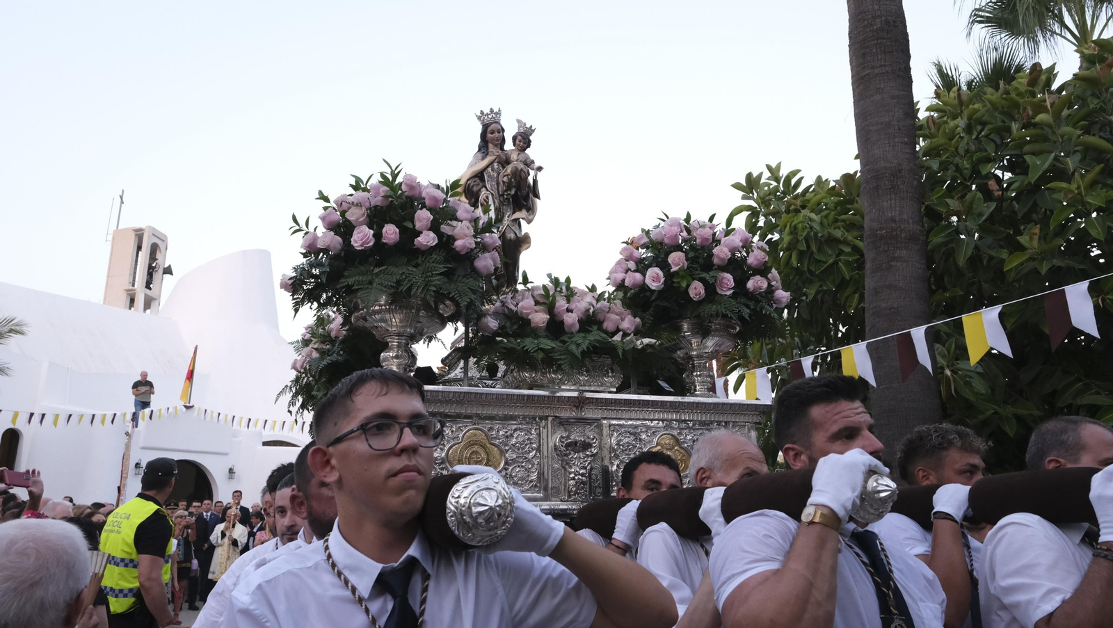 Procesión terrestre de la Virgen del Carmen en Aguadulce