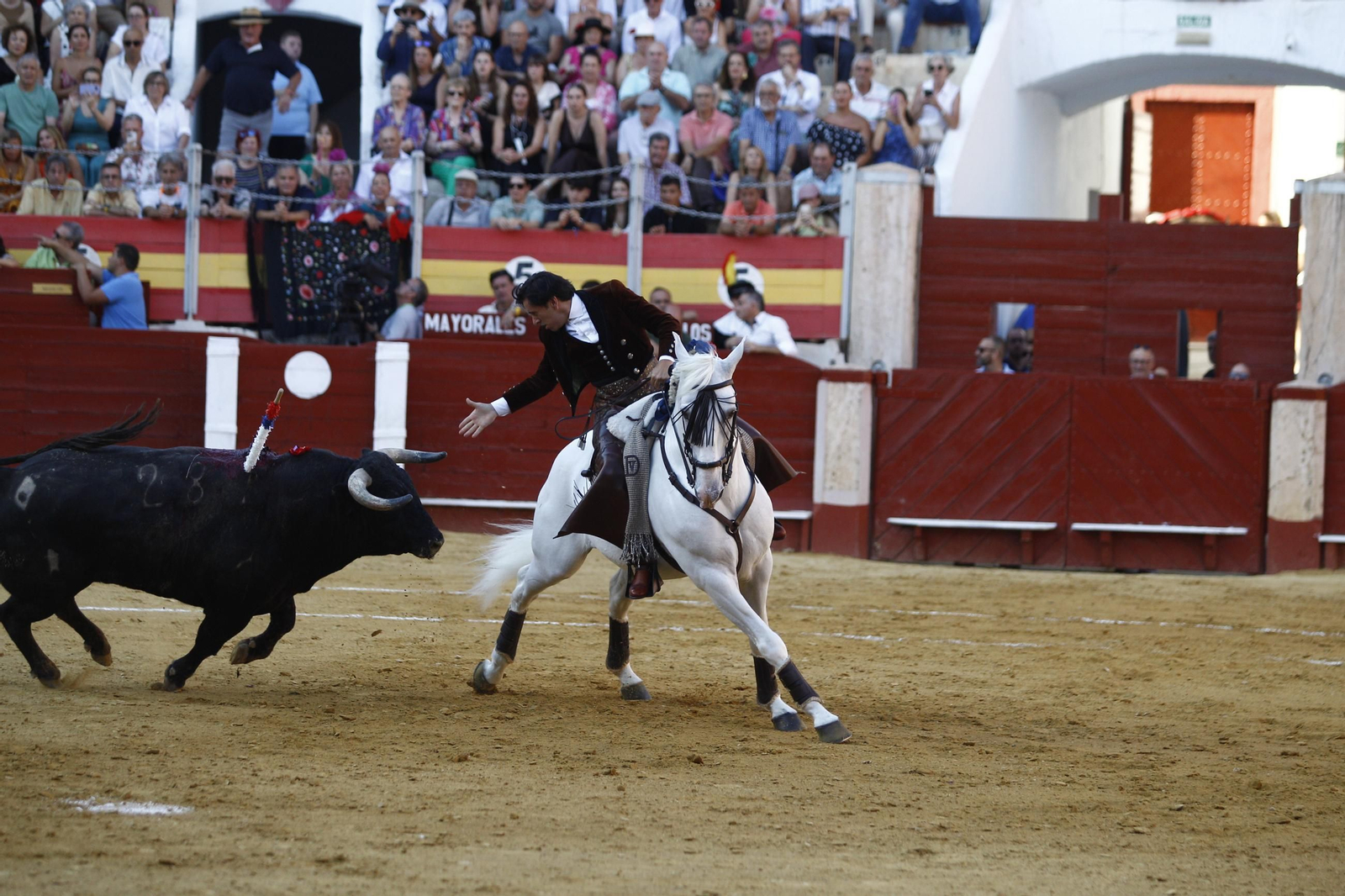 Las mejores imágenes de la corrida de toros de Diego Ventura, Talavante y Pablo Aguado, en Almería