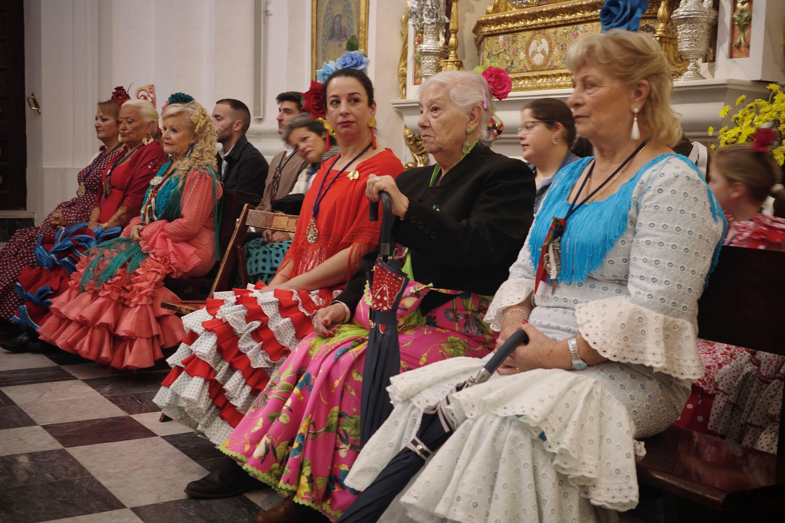 La salida de la hermandad del Rocío de Cádiz, en imágenes