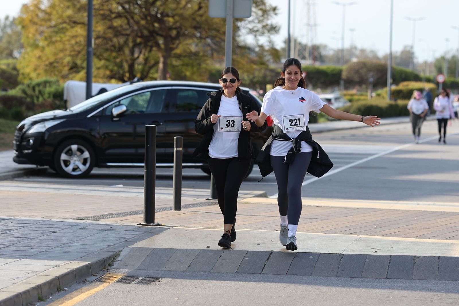 La Carrera Solidaria por el Día de la Mujer McArthurGlen, en fotos
