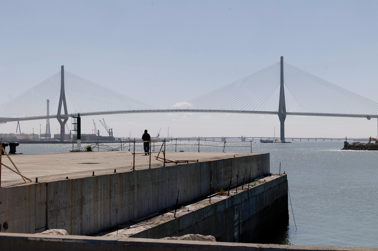 Imágenes del acto de la puesta de la primera piedra de la segunda fase de la ampliación de la nueva terminal de contenedores del puerto de Cádiz