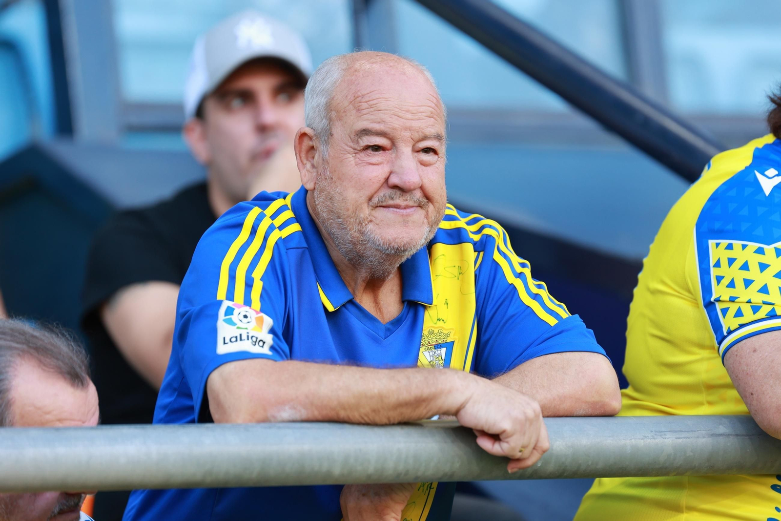 Búscate entre las fotos del partido de fútbol Cádiz CF - CD Eldense