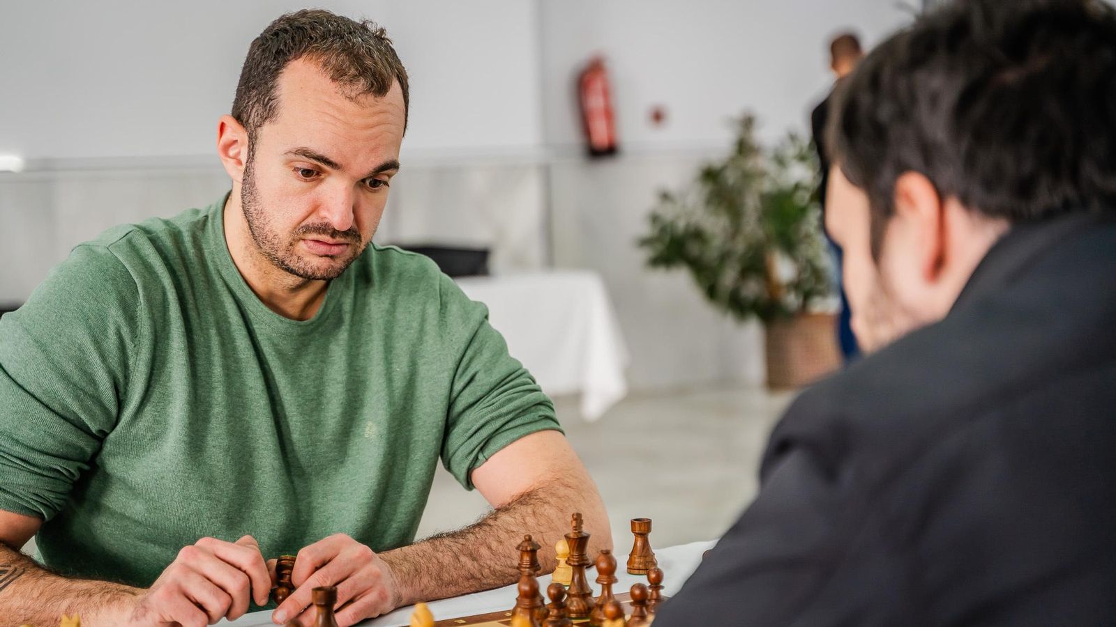 Dos jugadores durante una partida de la competición.