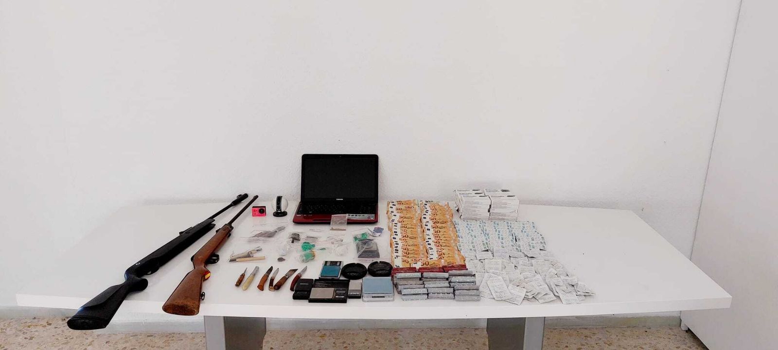 Material intervenido en el operativo.