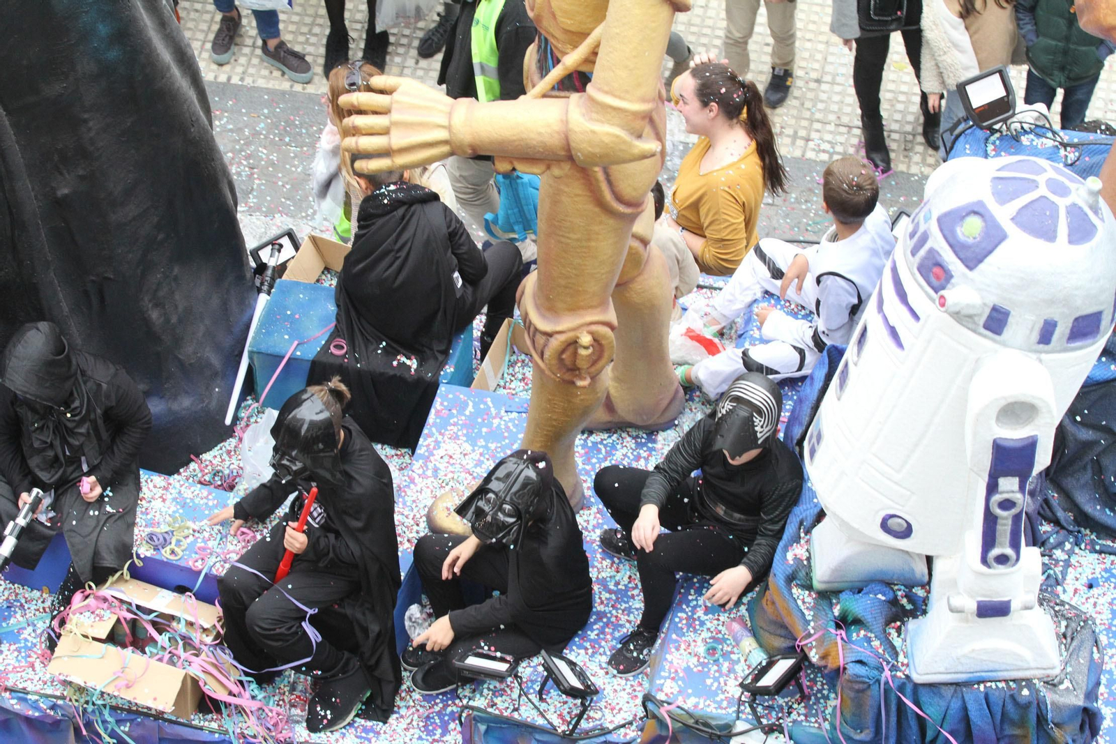 Cabalgata de los Reyes Magos 2018: Melchor, Gaspar y Baltazar adelantan su salida para llenar de ilusión las calles de Huelva