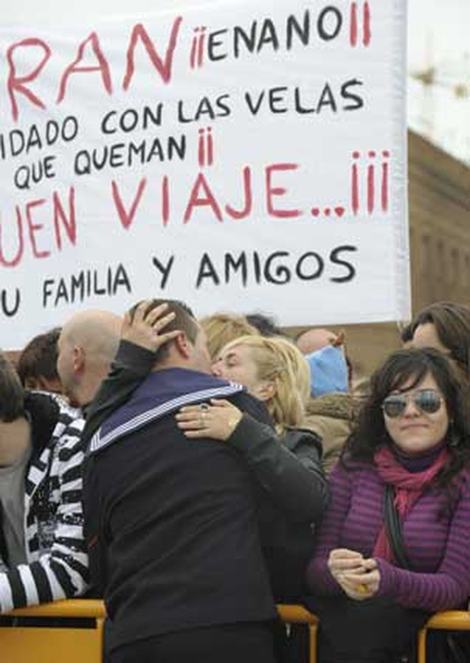 Autoridades civiles y militares dicen adiós al buque escuela que parte hacia Las Palmas en el inicio de su LXXXI crucero de instrucción

Foto: Joaquin Hernandez Kiki