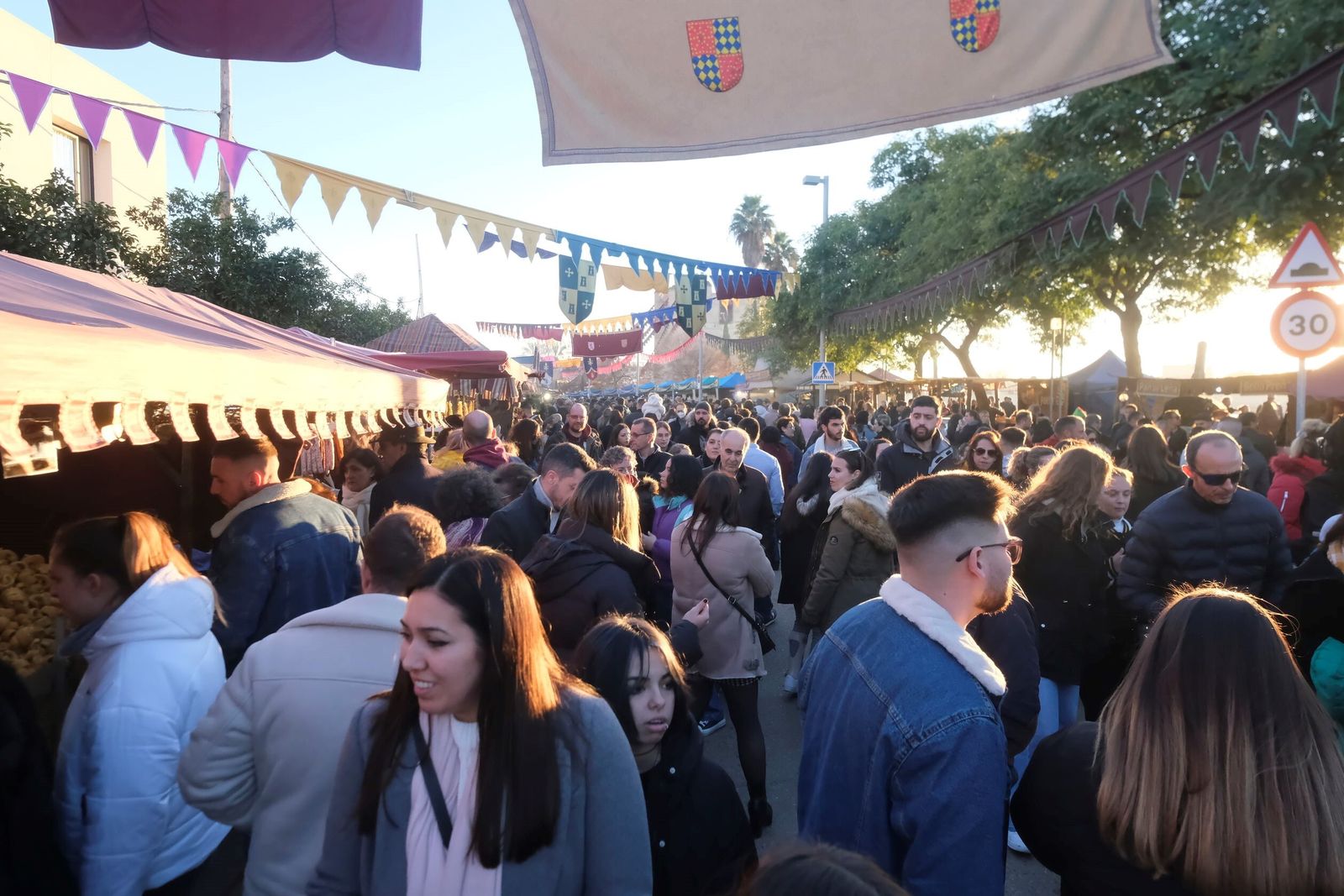 Segunda jornada del Mercado Medieval de Córdoba, en fotografías