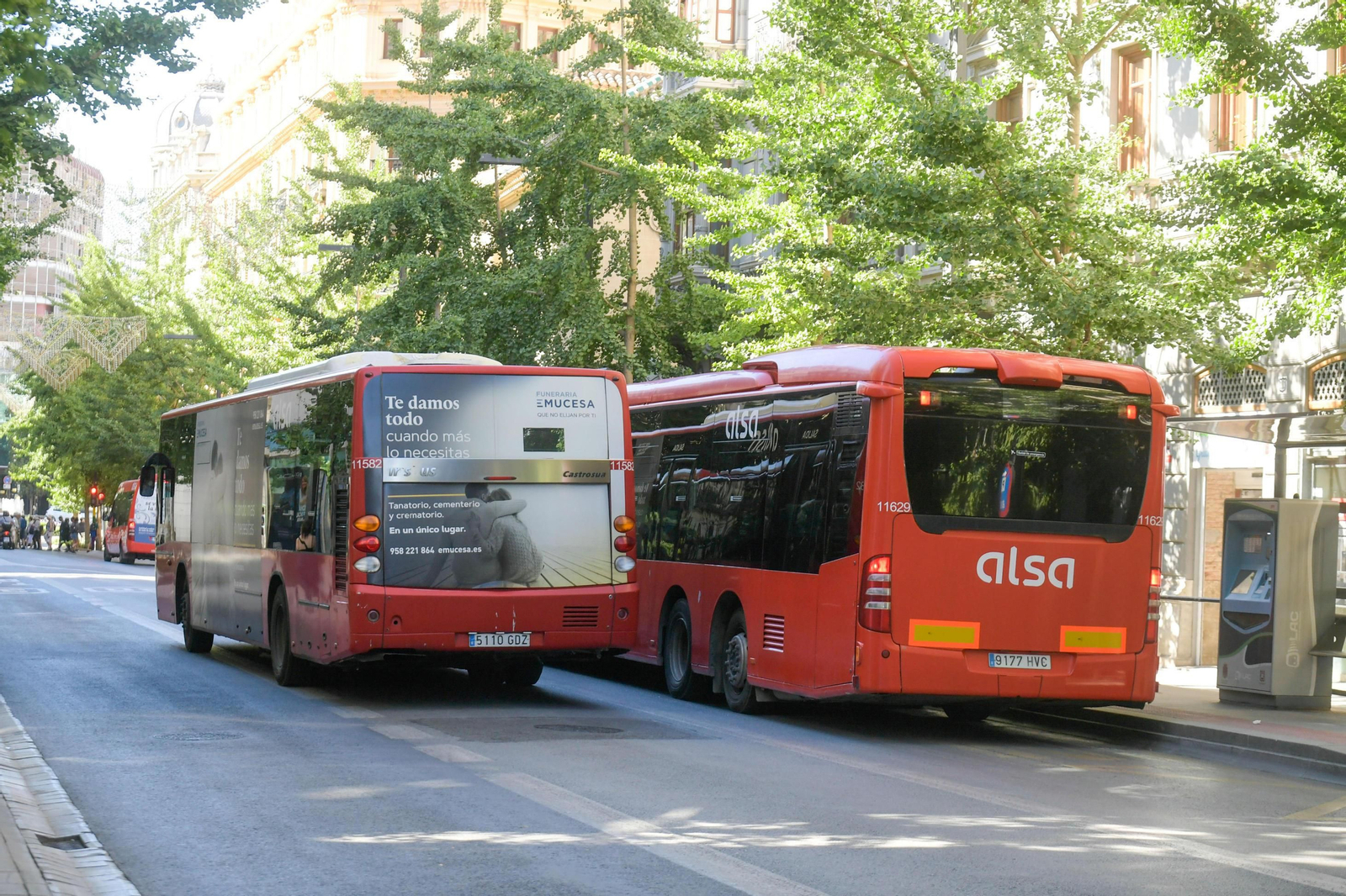 Autobuses por la Gran Vía de Granada Autobuses por la Gran Vía de Granada
