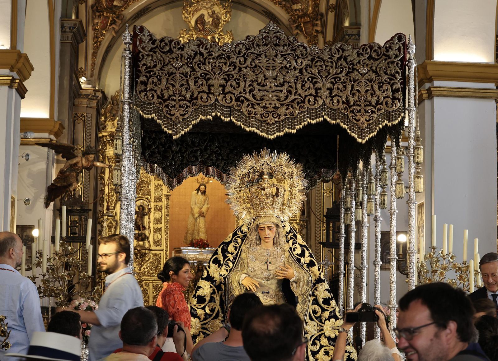 Besamanos de la Virgen de la Amargura