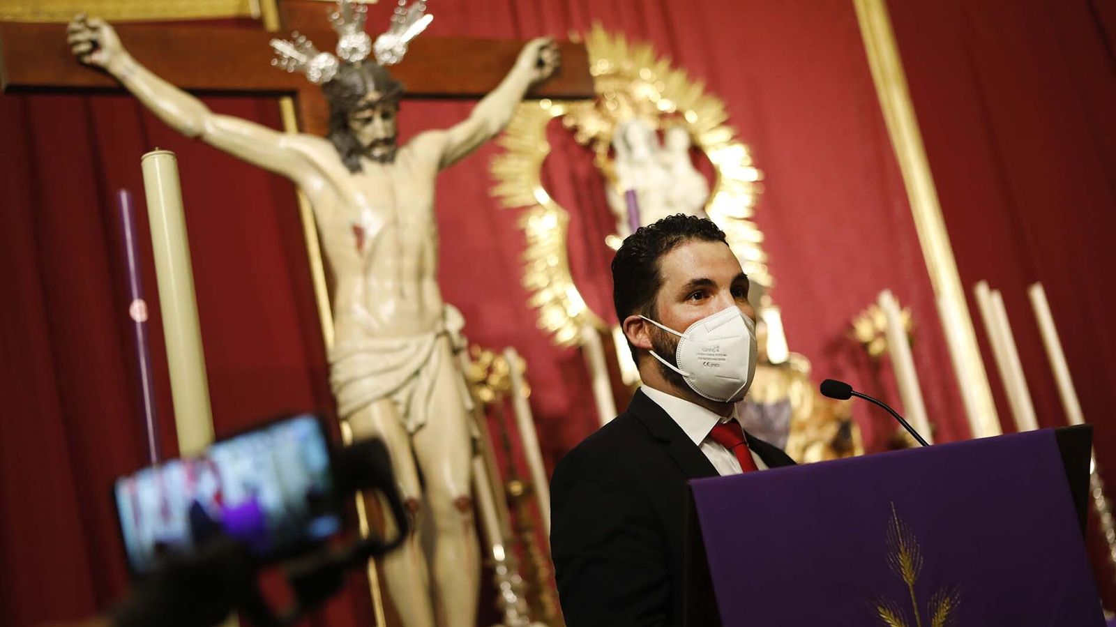 Las fotos de la presentación  del cartel oficial de la Semana Santa de Algeciras y la entrega de la Palma Cofrade