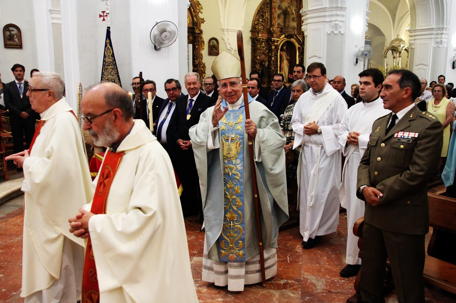 Misa ante la Virgen de La Cinta presidida por el obispo de Huelva, José Vilaplana, en la Catedral