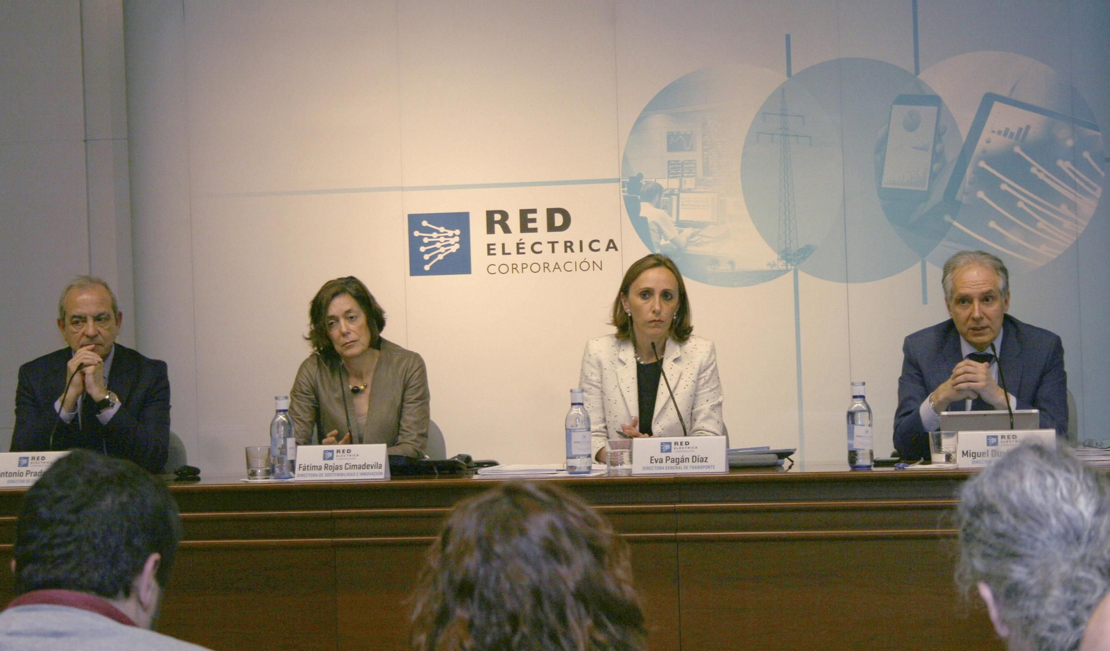 Directivos de Red Eléctrica Española, ayer en Madrid, en la presentación de las inversiones.