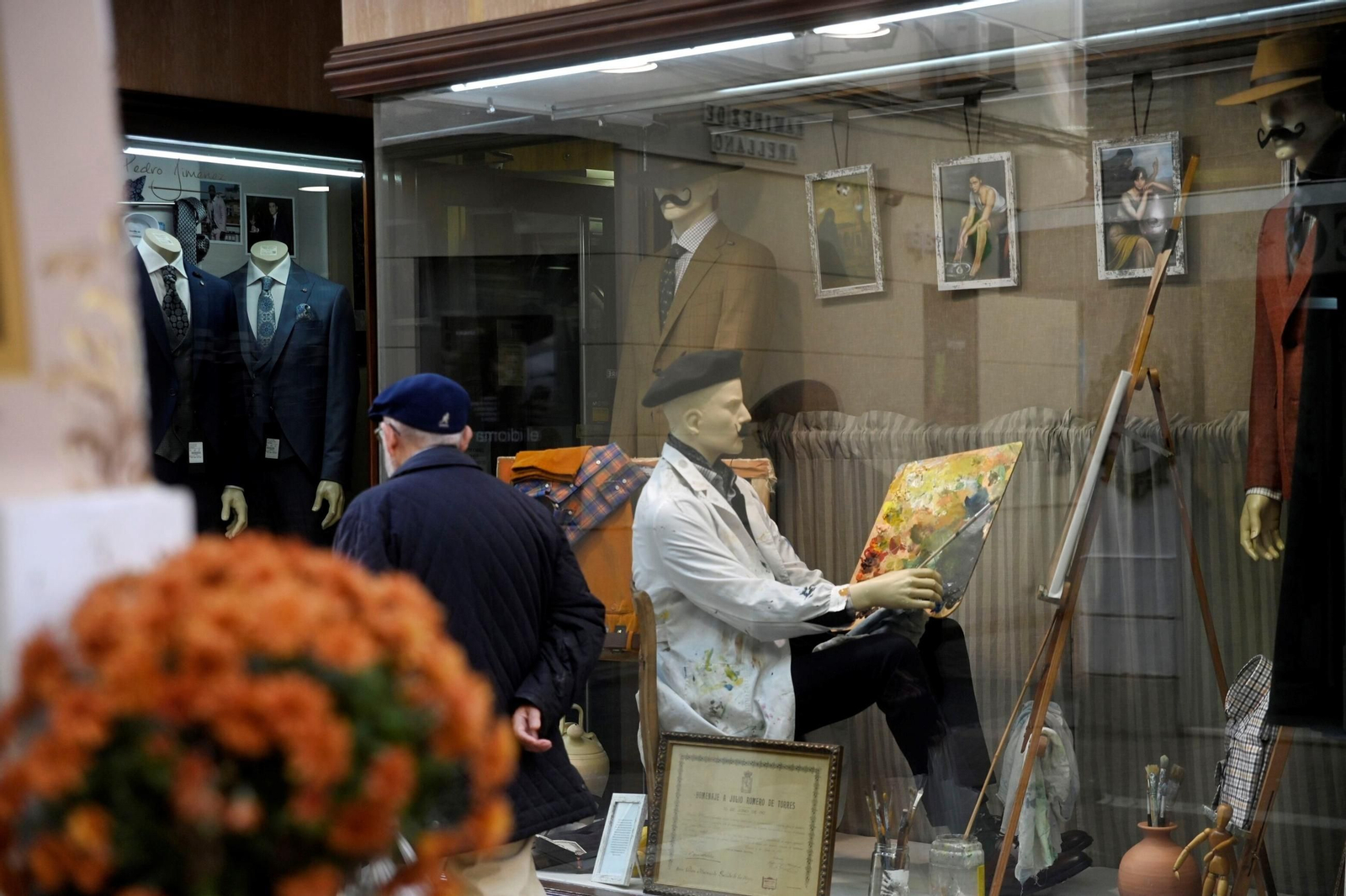 Las mejores imágenes del concurso de escaparates dedicado a Julio Romero de Torres