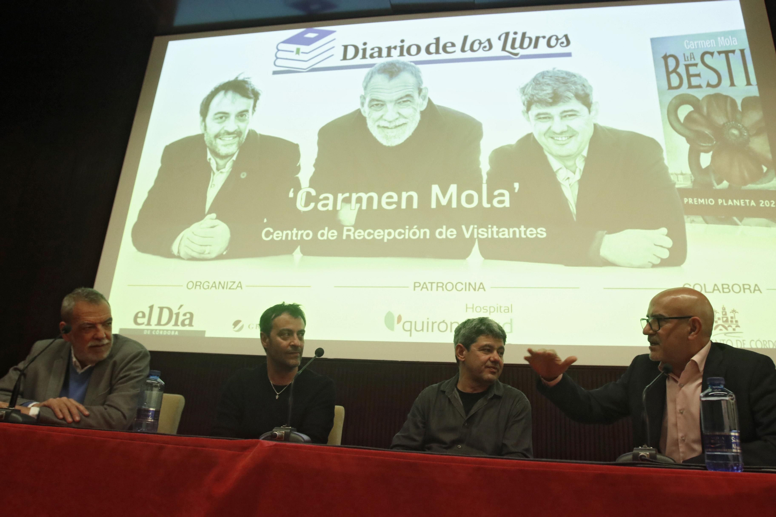 El paso de Carmen Mola por Córdoba, en imágenes