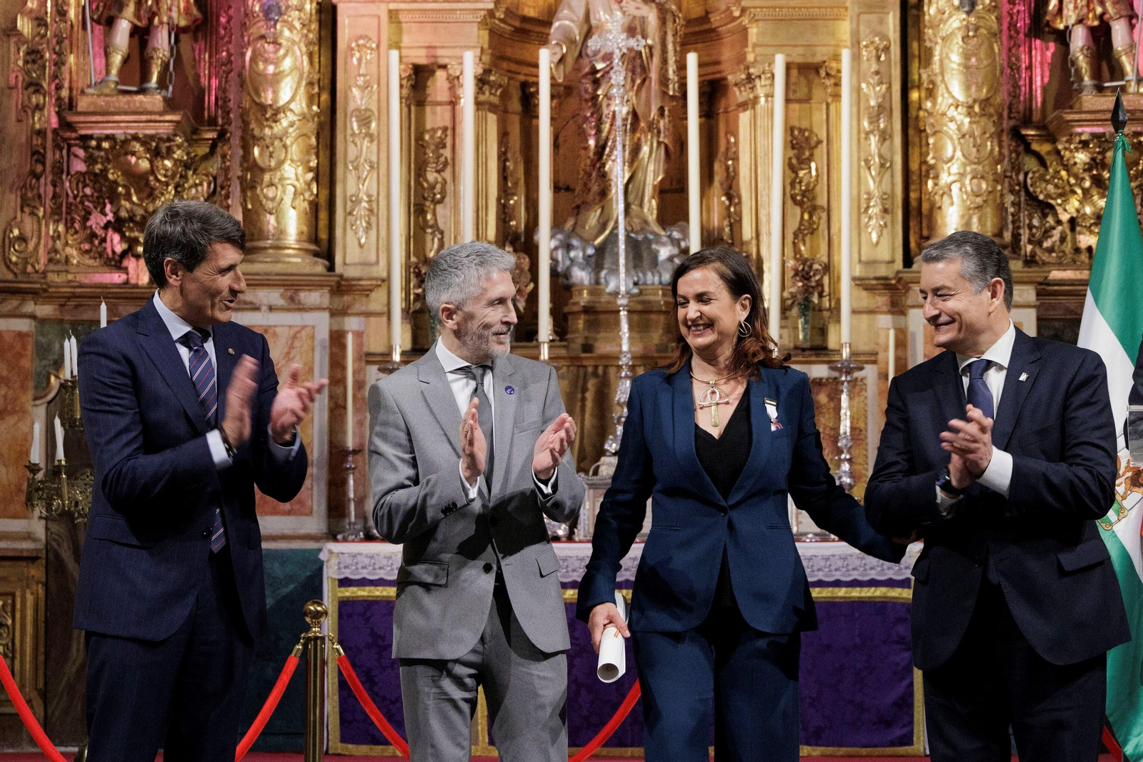 Las imágenes de la entrega de condecoraciones civiles en Cádiz.