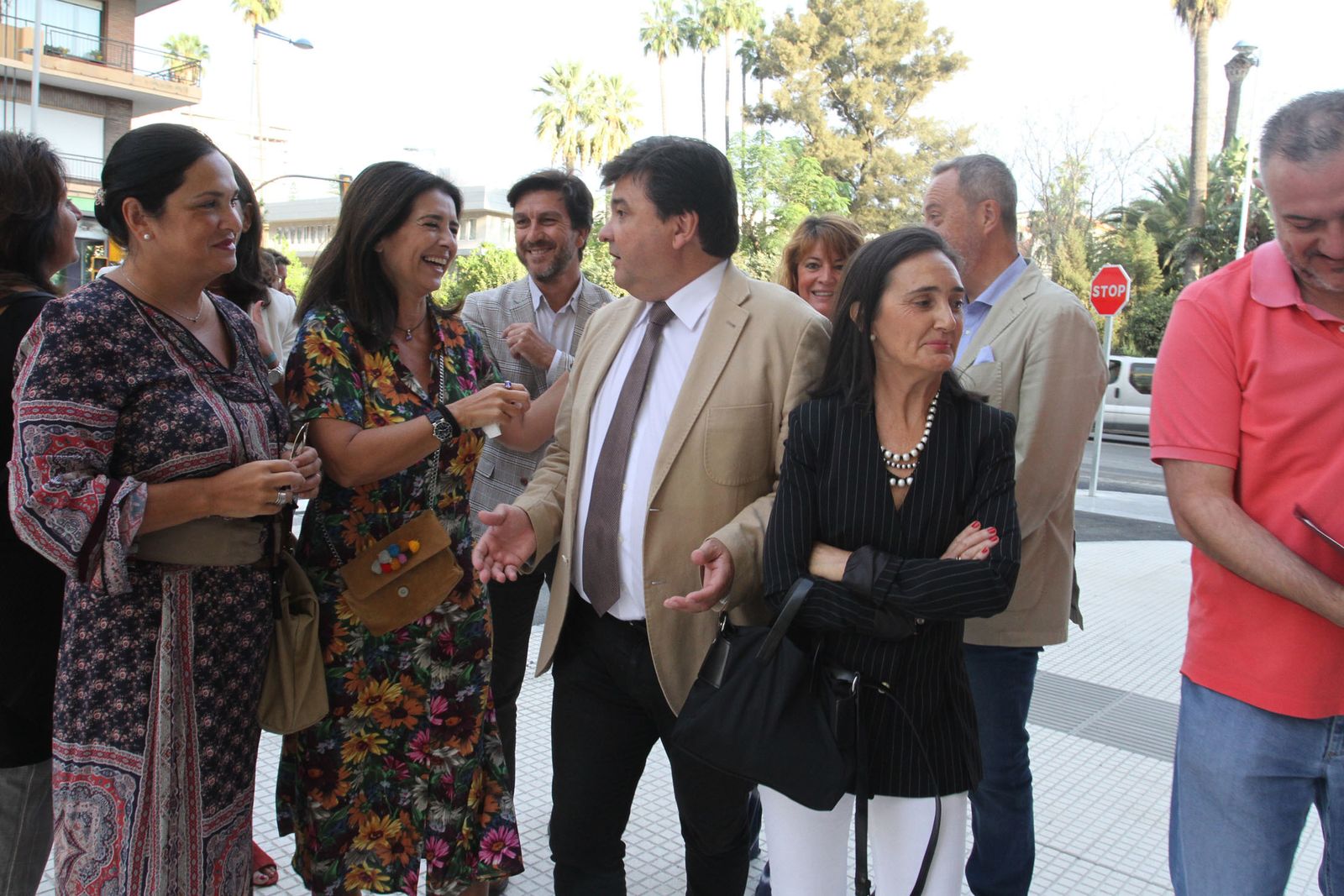 Reapertura de la Avenida de Cádiz al tráfico.