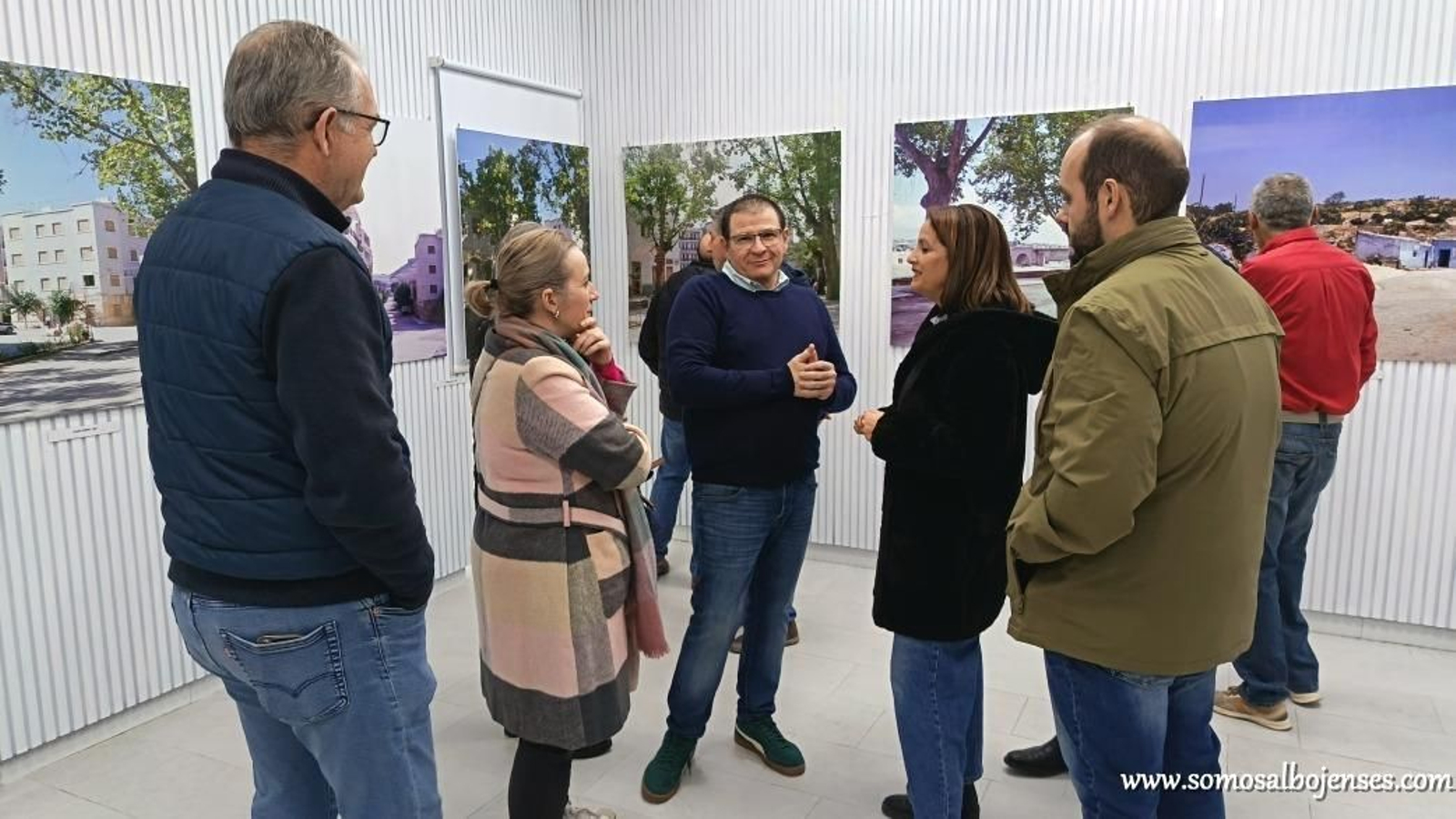 Vecinos del Almanzora se reúnen en Albox para disfrutar del arte de Miguel Romero