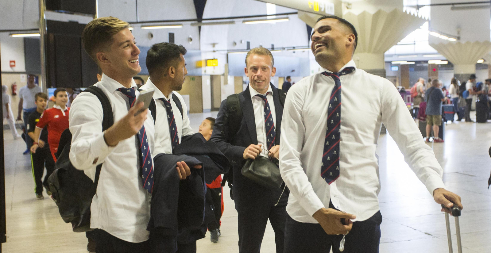 Vietto, Montoya, Kronh-Dehli y Mercado bromean en el aeropuerto de San Pablo antes de embarcar rumbo a Madrid.
