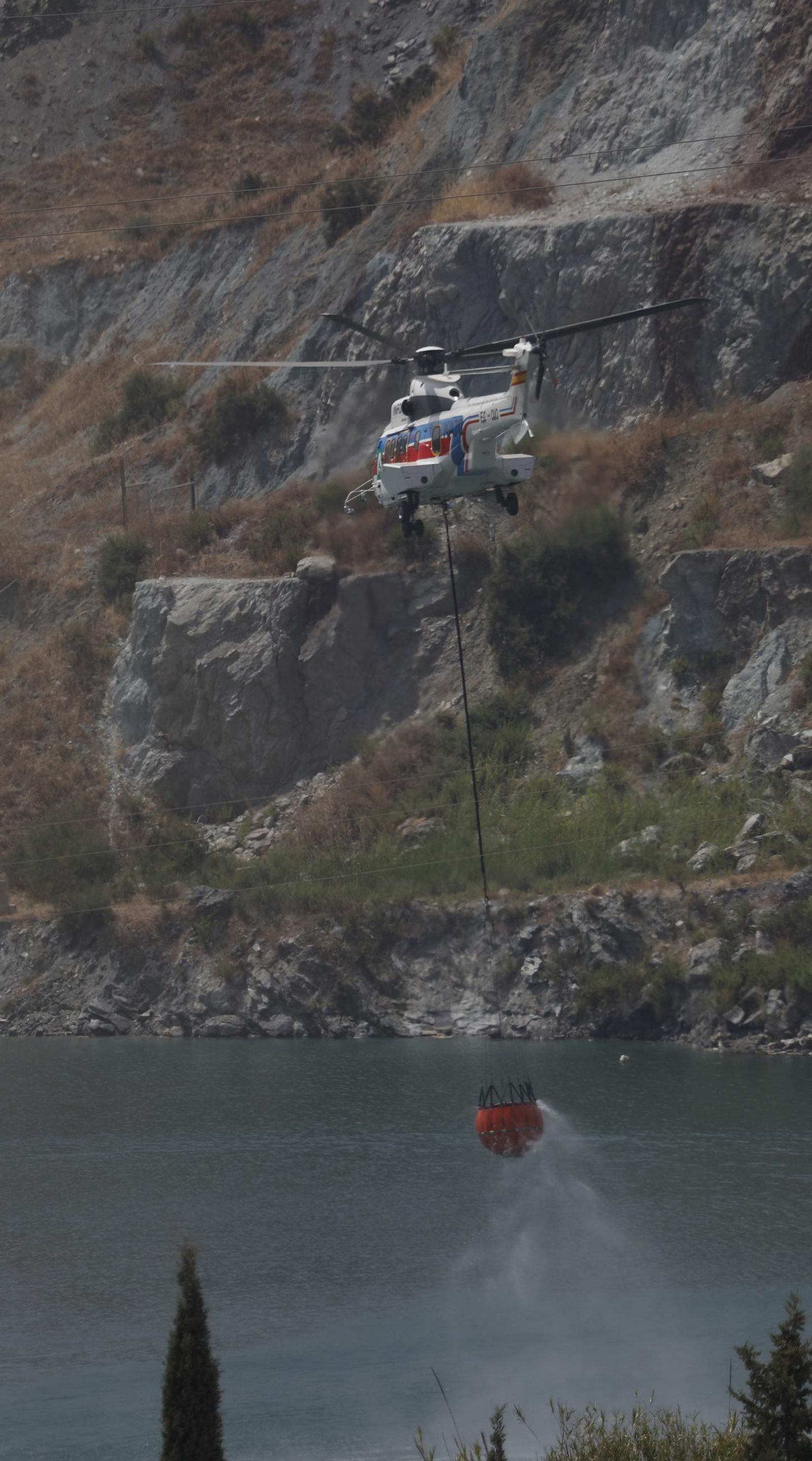 Las fotos del incendio entre La Marchenilla y Pelayo en Algeciras