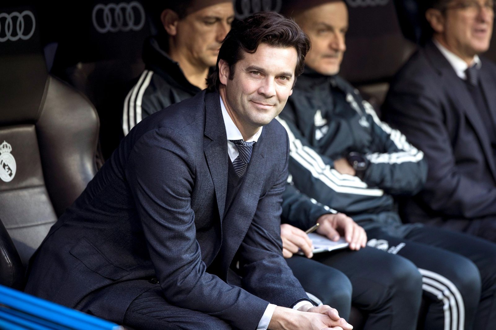 Solari, técnico blanco, antes de empezar el encuentro.
