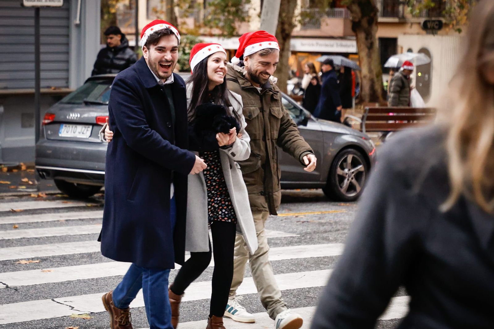 Granada se echa a la calle para celebrar la Tardebuena, en imágenes