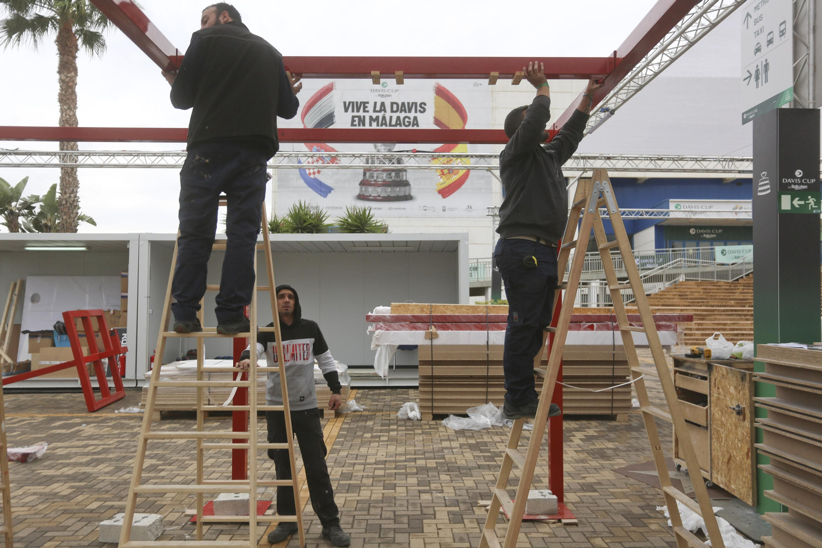 La metamorfosis del Carpena para la Copa Davis, con los jugadores sobre la pista ya