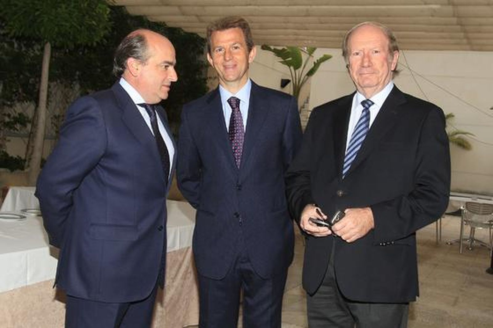 Luis Miguel Martín Rubio, director de Negocio en Andalucía de Erns&Young; Fernando Ortega, gerente de 'Málaga Hoy'; y Francisco Vera, presidente del Grupo Vera. 

Foto: Sergio Camacho