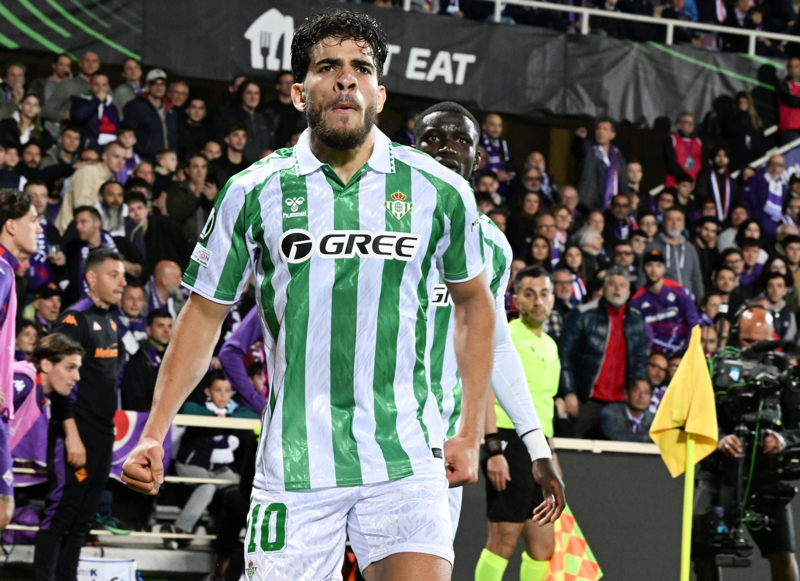 Las fotos del Fiorentina-Betis de la Conference League