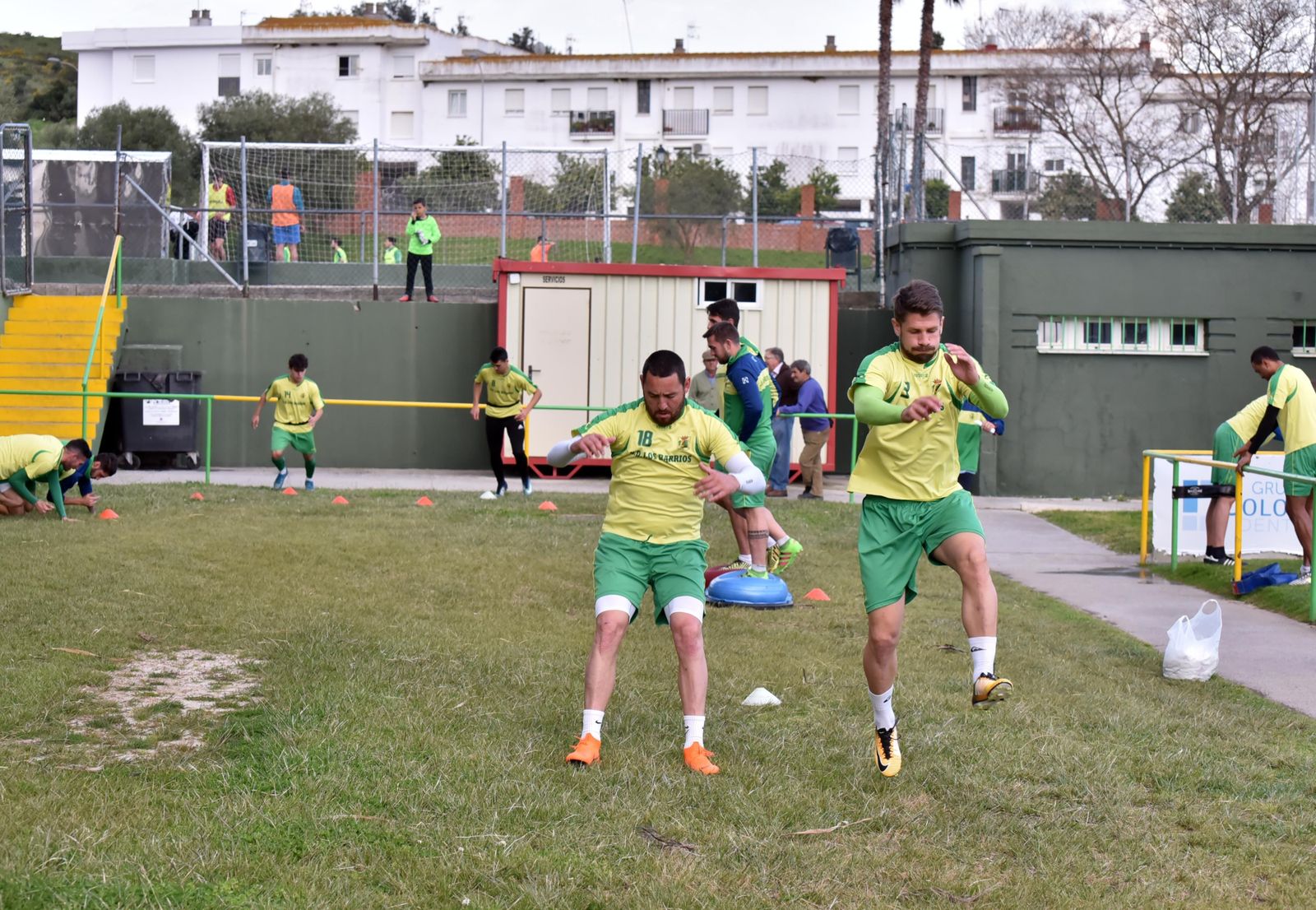 Copi, a la izquierda, es alta tras cumplir su castigo.