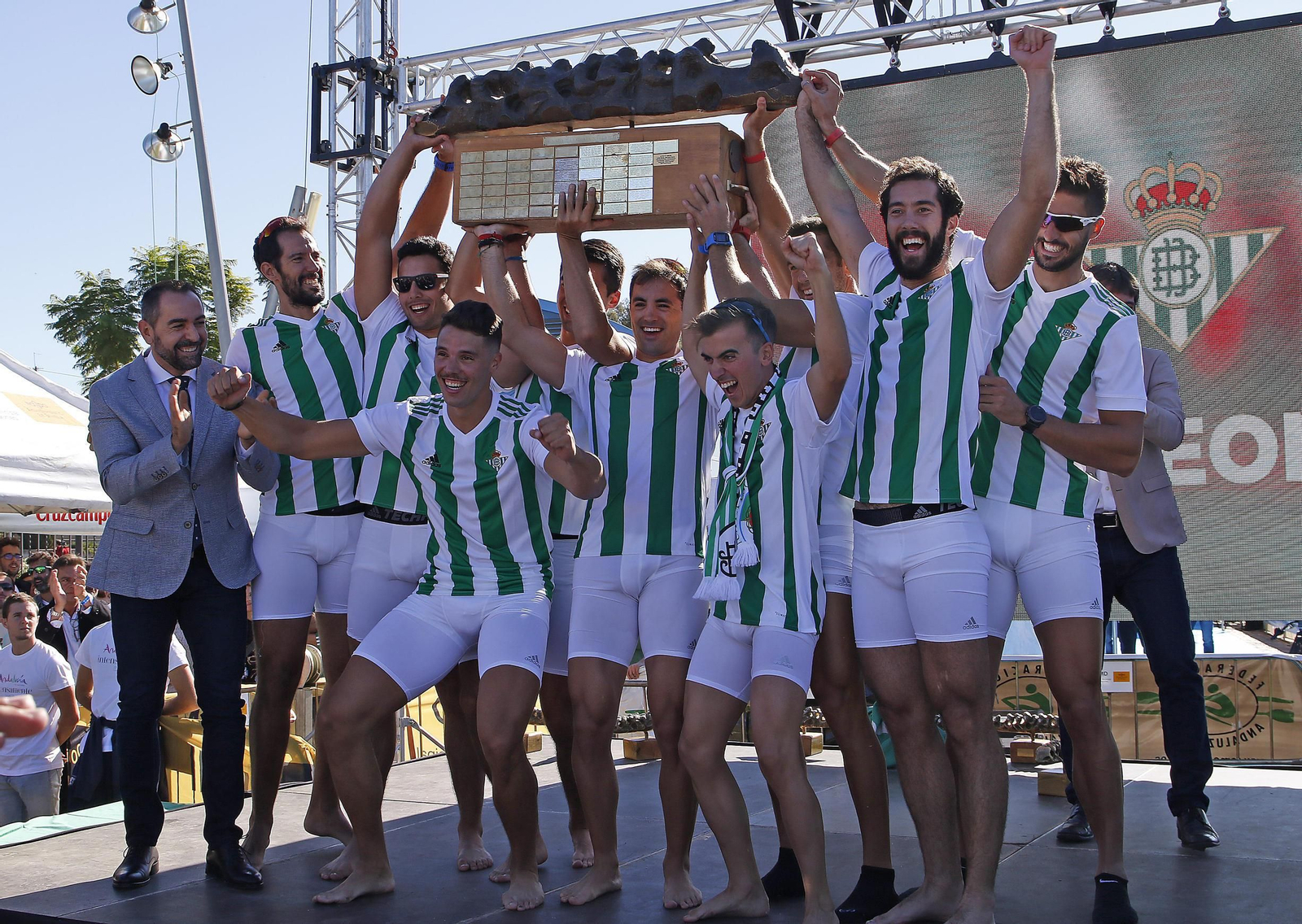 Las imágenes de la Regata Sevilla-Betis