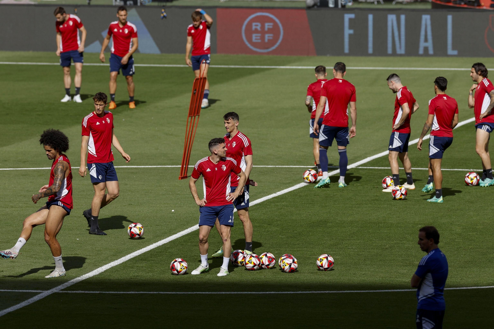 Las fotos de Real Madrid y Osasuna para la final de la Copa en Sevilla