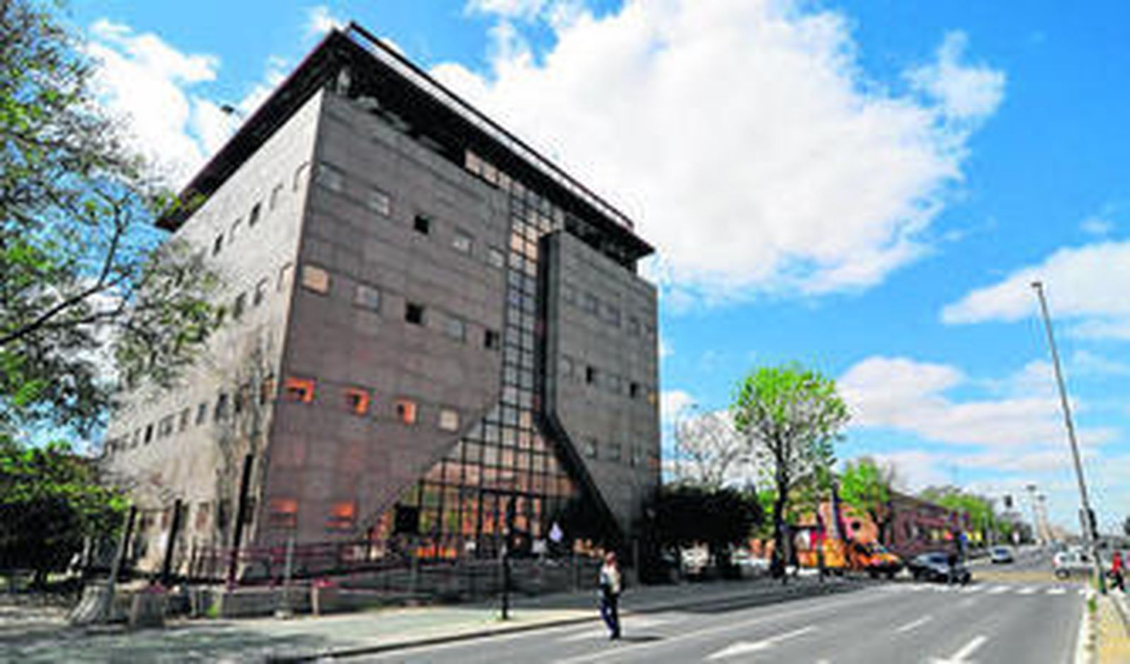 El edificio Parque de Aguas, propiedad del Puerto, en una imagen de archivo de 2012.