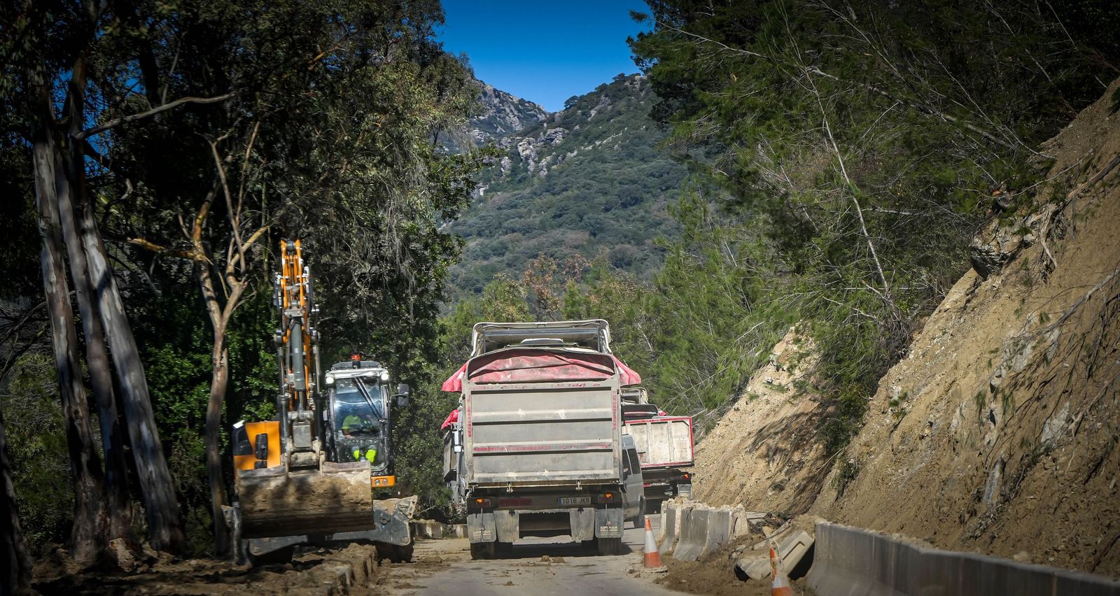 Así es la vida en Benamahoma, aislada por el colapso de la A-372