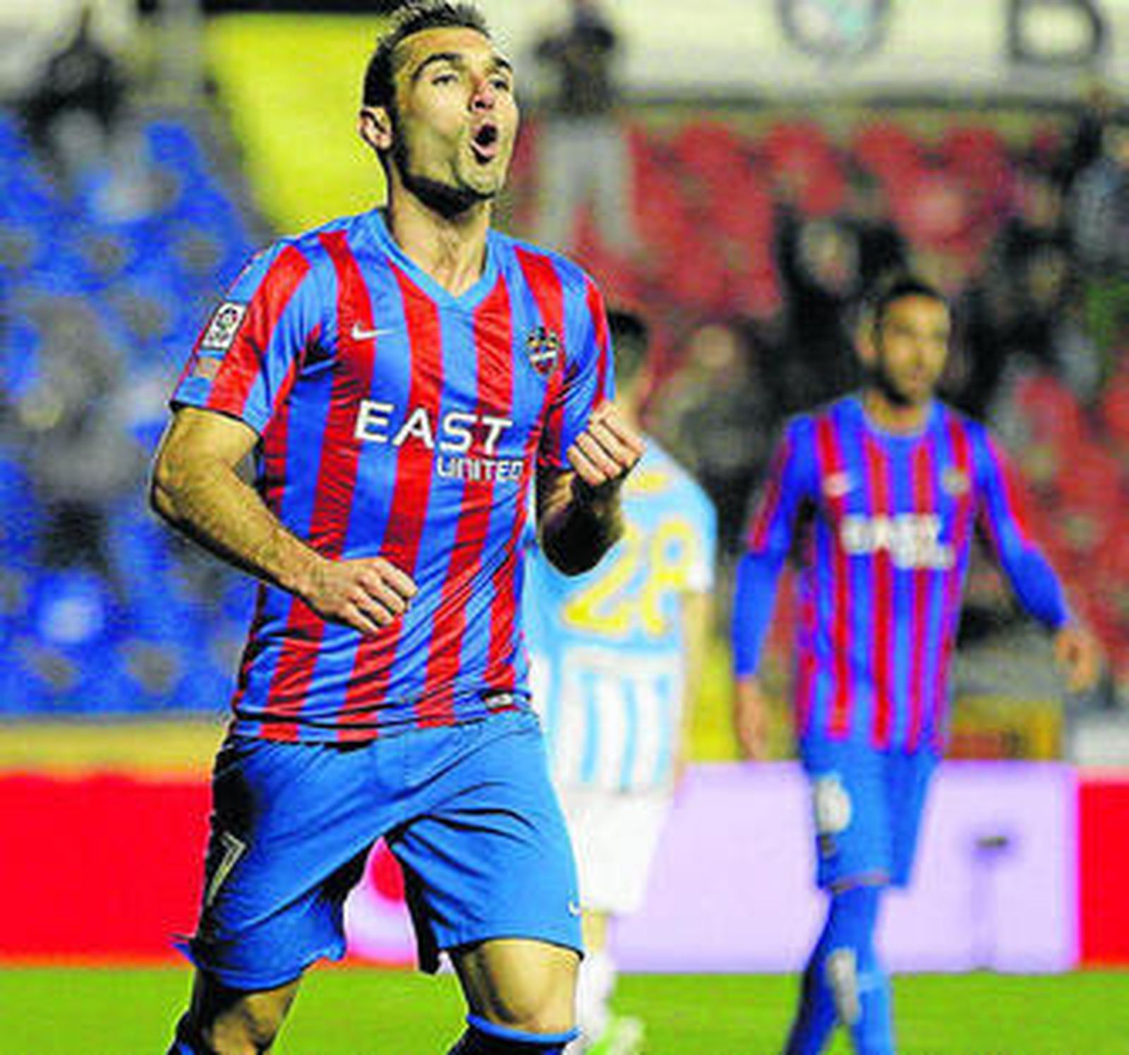 Barral celebra un gol conseguido ante el Málaga este año.