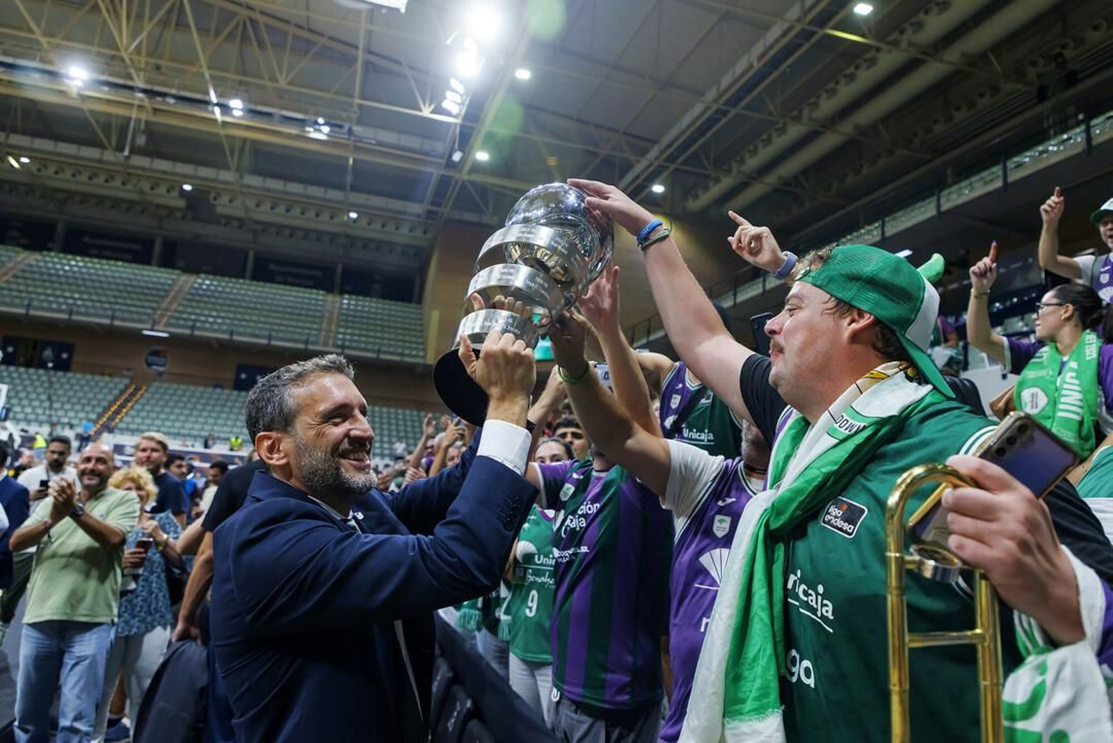 Ibon, con aficionados.