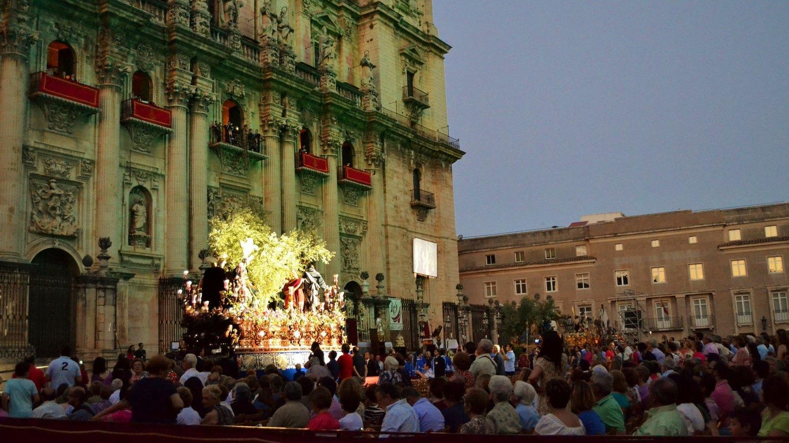Plaza de Santa María durante el acto celebrado ante la catedral en junio de 2013.