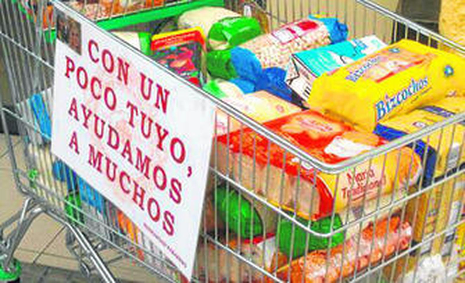 El Nazareno lleva más de dos años realizando la campaña solidaria 'Con un poco tuyo, ayudamos a muchos'.