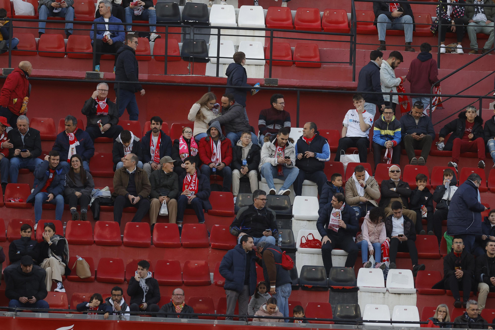 Búscate en las fotos del Sevilla-Mallorca