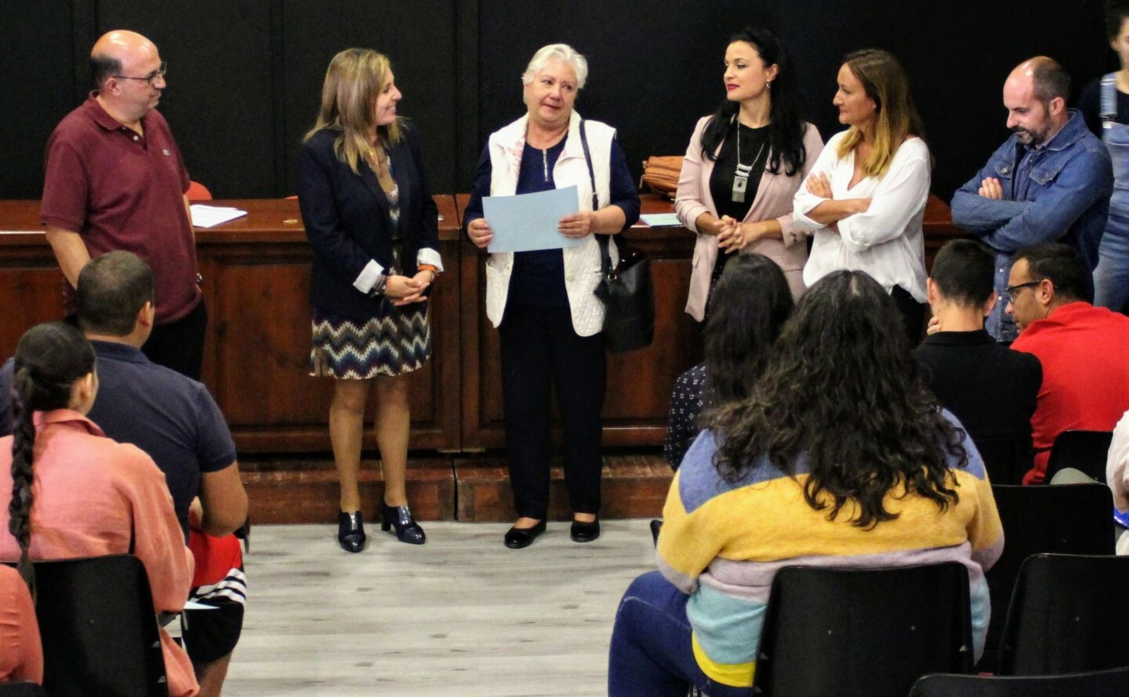 Un momento del acto de entrega de los diplomas del programa EPES a los 80 parados participantes.