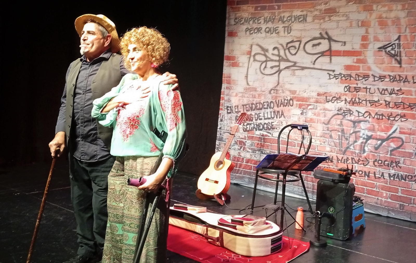 Pepepérez y Rosario Solano recibiendo el aplauso del público.